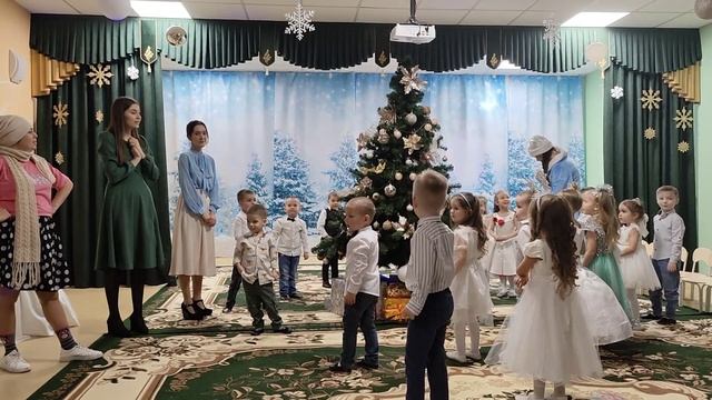 Новогодний утренник гр. Сказка , д/с Байгыш. 23.12.22 смотреть онлайн