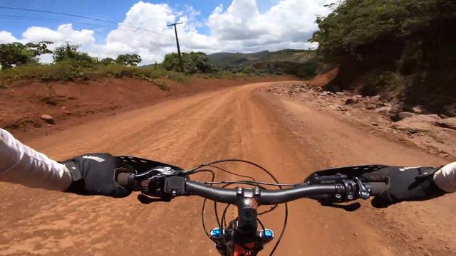 MINA MAR AZUL: A MAIOR DESCIDA EM TERRA da Região Metropolitana de BH, 5,4 km, Downhill Sem Fim. смотреть онлайн