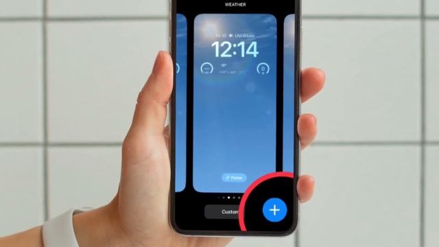 How to Add Widgets to iPhone Lock Screen in iOS 16 or Later смотреть онлайн