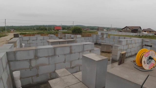 Возведение стен из газобетона! Оконные проемы и трудности в строительстве! ! Папа Дом Строит смотреть онлайн