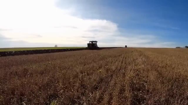 Легендарные тракторы Т-74 пашут! Legendary T-74 tractors plow смотреть онлайн