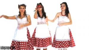 Поющие официантки: "Ах Таня, Таня, Танечка."