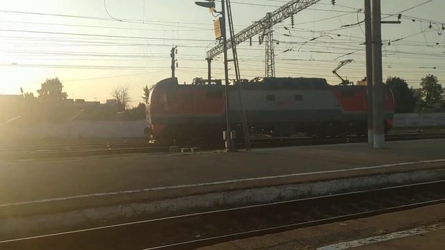 Электровоз ЭП2К-330 следует из депо ст. Рязань-2 смотреть онлайн