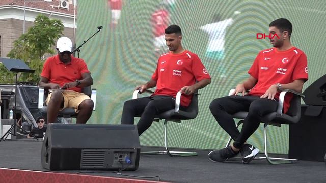Zeki Çelik ve Cenk Özkaçar, Türkiye-Ermenistan maçı öncesinde skor verdi смотреть онлайн