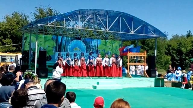 Праздник Троицы в станице Пугачевской 27.05.18. Коллектив из Михайловки Волгоградской области. смотреть онлайн