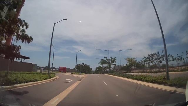 Dash Cam Footage, Trip From Darwin Airport To CBD In The Granvia VX.