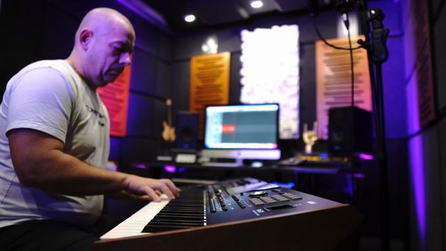 KORG PA5X - Fantastic Guitars! | 4K