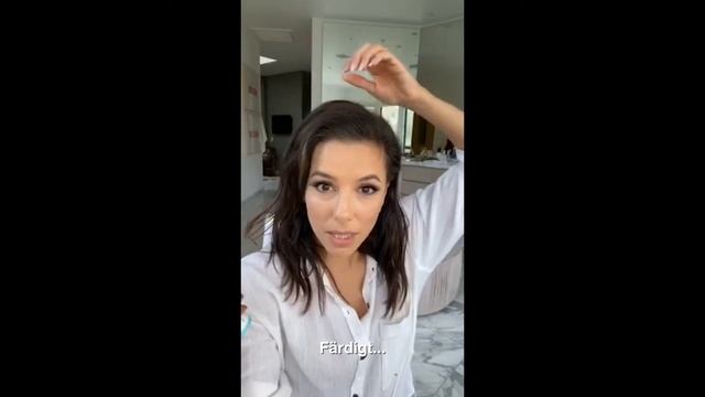 Eva Longoria döljer sin gråa utväxt med Magic Retouch | Tutorial | L'Oréal Paris смотреть онлайн