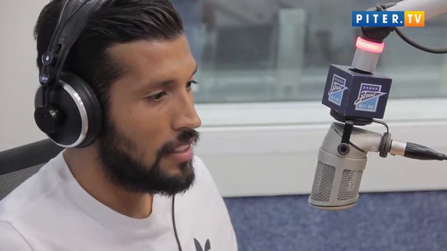 Гарай признался, что жена его критикует смотреть онлайн
