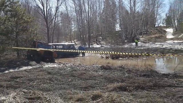 Прадо 120.Застряли на гоночной трассе.Заряженные Уазы на стоковой резине. смотреть онлайн