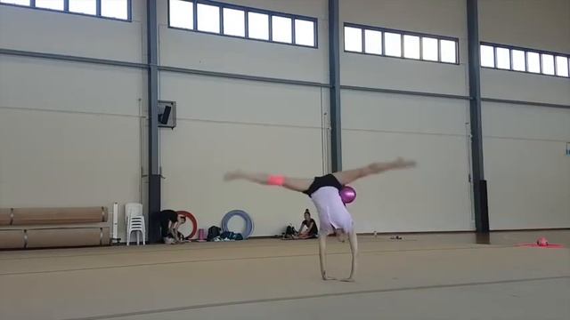 Work It Wednesday | RG Training behind the scenes смотреть онлайн