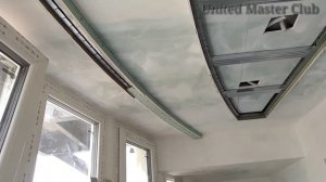 второй уровень на ровном потолке из гипсокартона, рельеф 4 см. Весь монтаж и белый вариант.