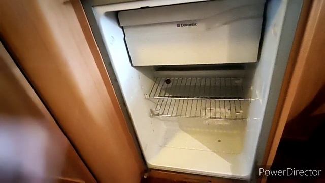 Снятие холодильника с прицепа-каравана смотреть онлайн