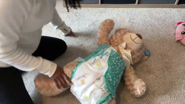 FINALLY Changing A DIAPER LAYING DOWN (Rearz Alpaca BULKY DIAPER)| 1ST Vertical DIAPER CHANGE смотреть онлайн
