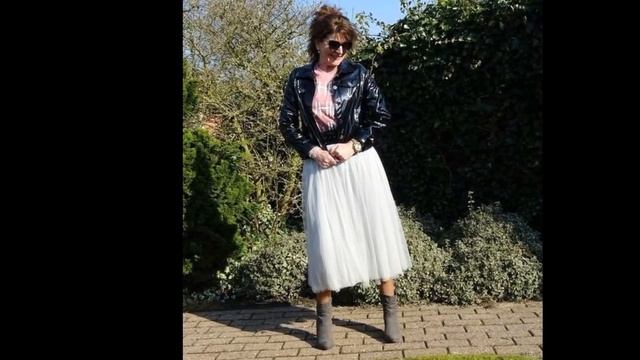 Юбки на сезон 2022 для дам 50+ смотреть онлайн