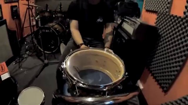 Dw Collectors Series drum snare - Replacing Drum Head (Evans drum head) смотреть онлайн