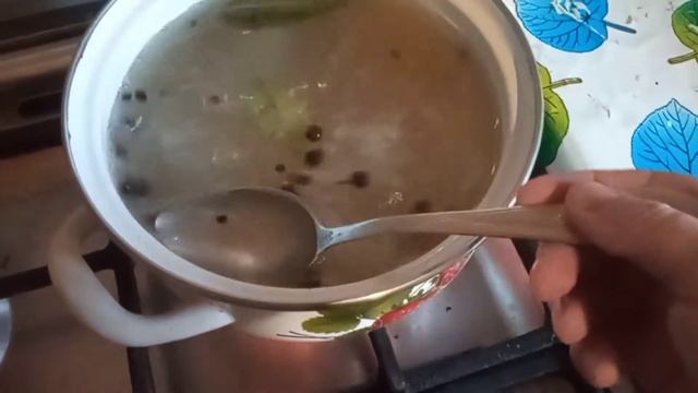 СЕЛЁДКУ СОЛИМ В БАНКЕ. СЕЛЕДКА МАЛОСОЛЬНАЯ через три дня. смотреть онлайн