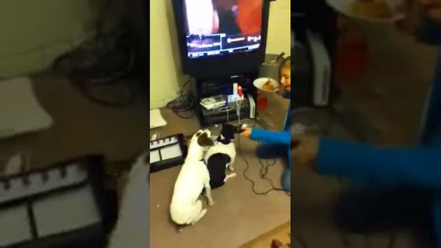 Simmons Sings A Song