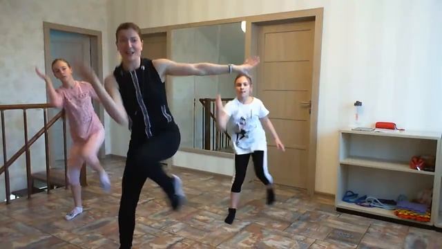 Аэробика, растяжка, жанглирование смотреть онлайн