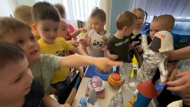 Выставка ко Дню космонавтики в детском саду смотреть онлайн