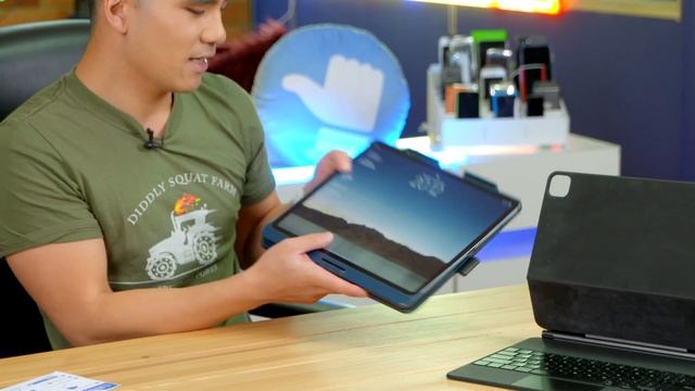 The WORST iPad Keyboard Case I Have EVER Used! Typecase iPad Touch Keyboard смотреть онлайн