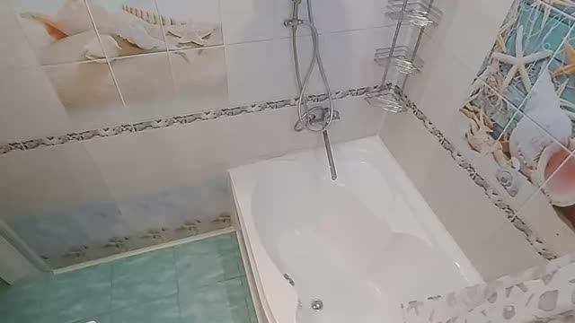 Отделка стен в ванной пластиковыми панелями. Недорогой ремонт в ванной своими руками!. смотреть онлайн