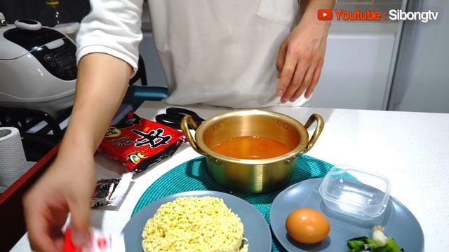 How To Cook Korean Ramen Perfectly // 신라면 맛있게 끓이는 방법