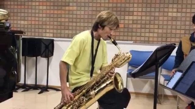 Low B by Baritone saxophone смотреть онлайн