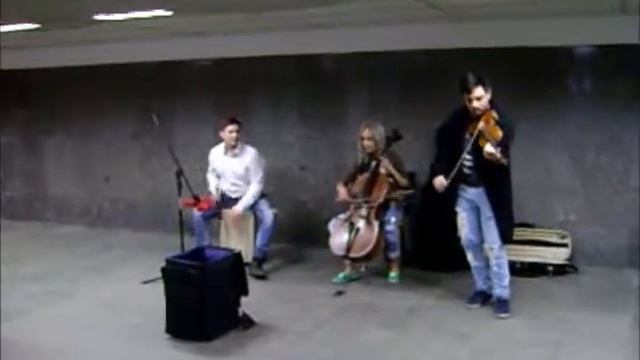 Музыка улиц Москвы. Попурри. The music of street performances in Moscow. смотреть онлайн