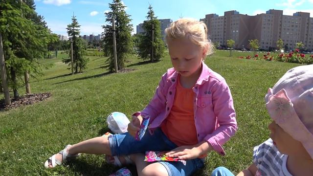 Распаковка игрушек Магазин игрушек ОТКРЫВАЕМ сюрпризы смотреть онлайн