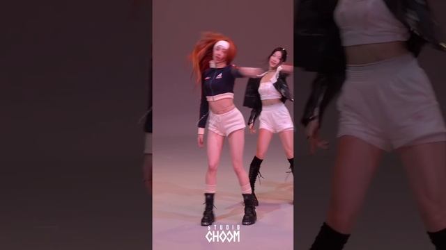 [UNFILTERED CAM]  LE SSERAFIM HUH YUNJIN(허윤진) 'Perfect Night' 4K | BE ORIGINAL