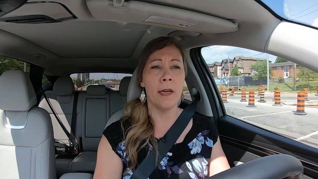 2022 Hyundai Tucson Hybrid vs 2021 Toyota RAV4 Hybrid | SUV Comparison | Driving.ca смотреть онлайн