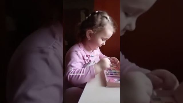 смотрите и учитесь как правильно делать макияж 🤗😁