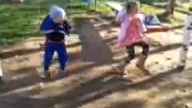 Уля упала с качелей смотреть онлайн