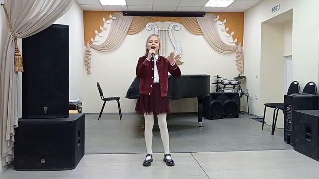 Арина Лукогорская - ПТИЦЕЮ В НЕБО (муз. и сл. А.Петряшевой) смотреть онлайн
