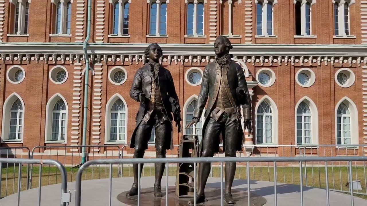 Царицыно летом. Прогулка по парку смотреть онлайн