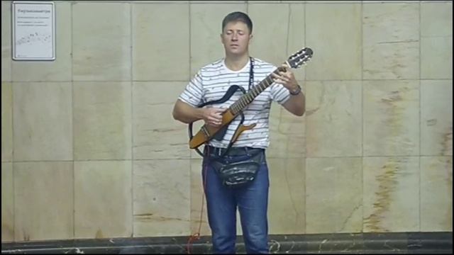 Музыка в метро. Тимофей Столяров. Метро Курская 09.09.2023 смотреть онлайн