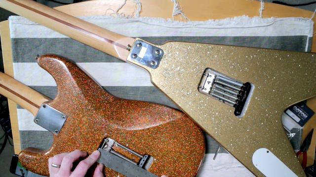Fender Flying V spring cavity inspection. смотреть онлайн