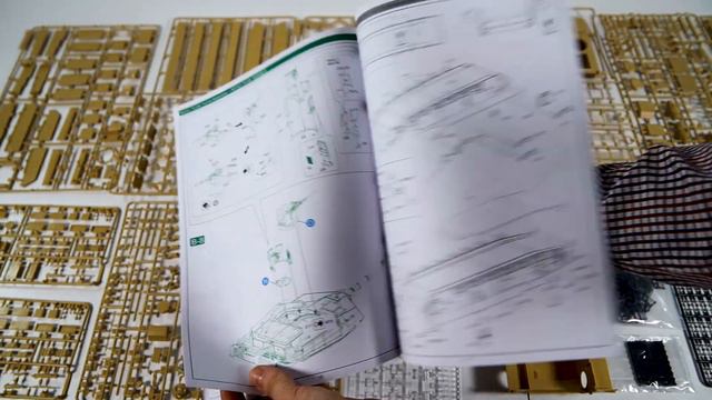 Сборная модель M1A2 SEP ABRAMS TUSK I/TUSK II/M1A1 TUSK (3в1). Масштаб 1:35. Распаковка