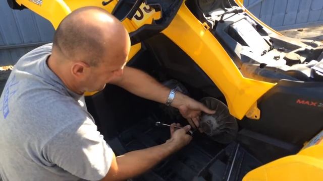 Замена ремня вариатора BRP часть2 смотреть онлайн