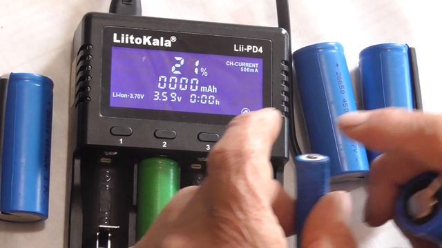 LiitoKala Lii - PD4 и S2 сравнение - обзор зарядное устройство смотреть онлайн