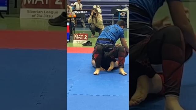 Что он сделал??? Тяжи BJJ! #bjj #джиуджитсу #submission #shors смотреть онлайн