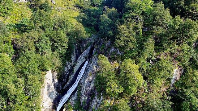 Aber Falls in North Wales - SJRC F11 4k pro (GPS) смотреть онлайн