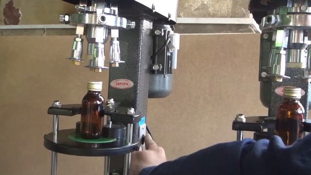 Универсальный полуавтомат укупорочный МЗ-400Е3 смотреть онлайн