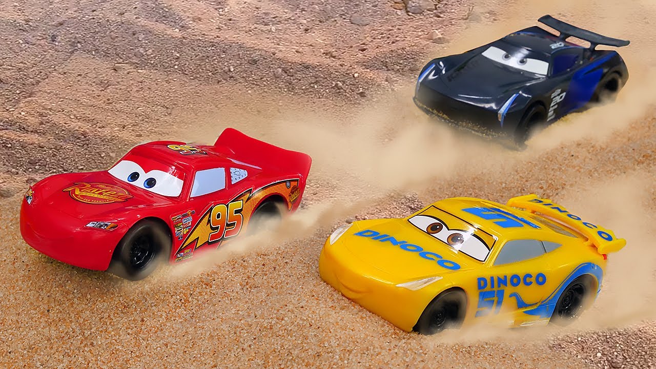 Мультики про машинки Тачки Молния Маквин с друзьями строят трассу для детей смотреть онлайн