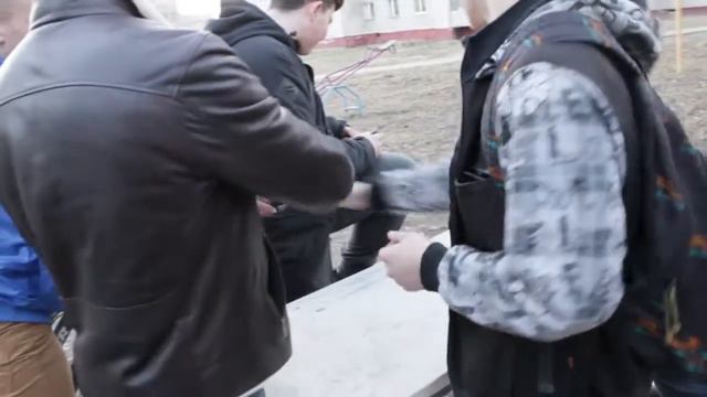 ШОКОВАЯ РУЛЕТКА! ИСПЫТАНИЕ ЭЛЕКТРОШОКЕРОМ! смотреть онлайн