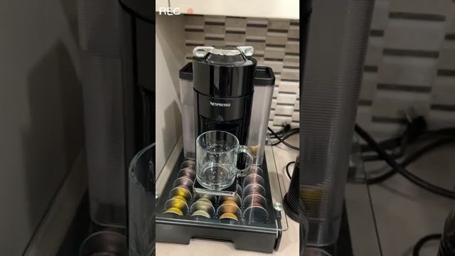 A magical coffee machine in our life ! смотреть онлайн