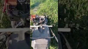 Колëсная газонокосилка с мотором от бензотриммера! Родной мотор взял отпуск в самую жару.