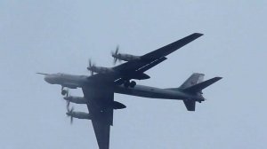 ТУ 95МС Красноярск в СМУ на глиссаде а/б Энгельс-2