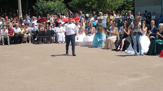 Сценарий выпускного бала (МБОУ 150 г.Донецка) смотреть онлайн